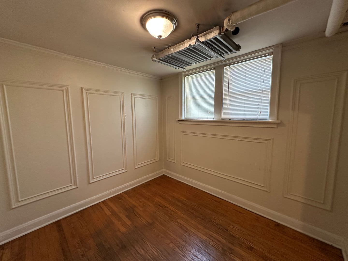 Shorewood Apartment: 3825 N Oakland Ave