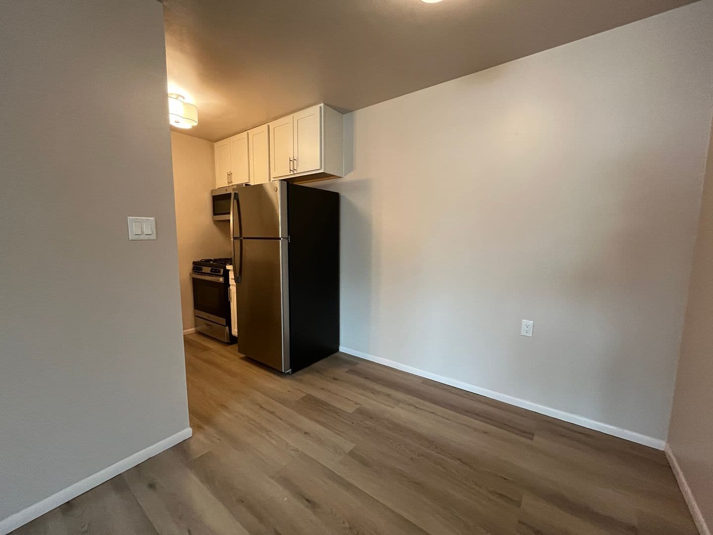 Milwaukee Apartment: 4246 S 60th St