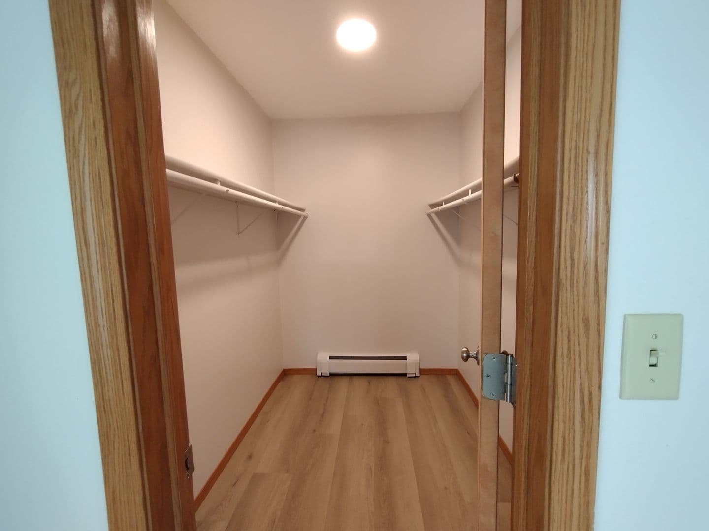 Menasha Apartment: 992 Third Street