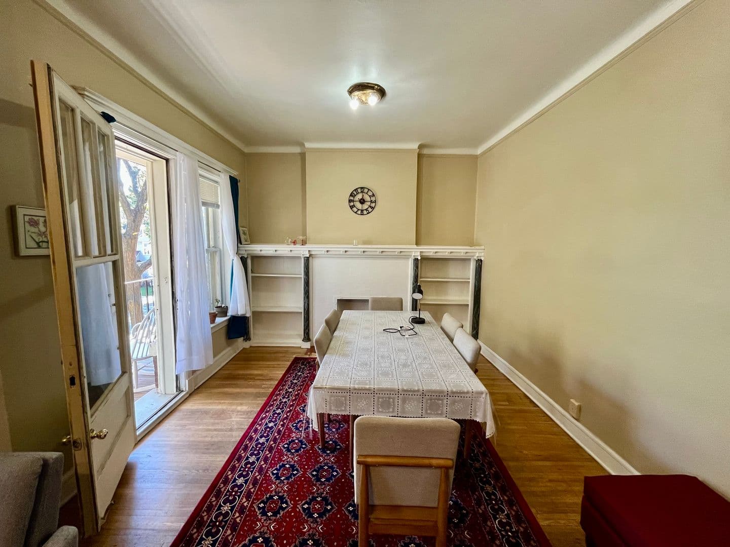 Milwaukee Apartment: 2320 E Belleview Pl.