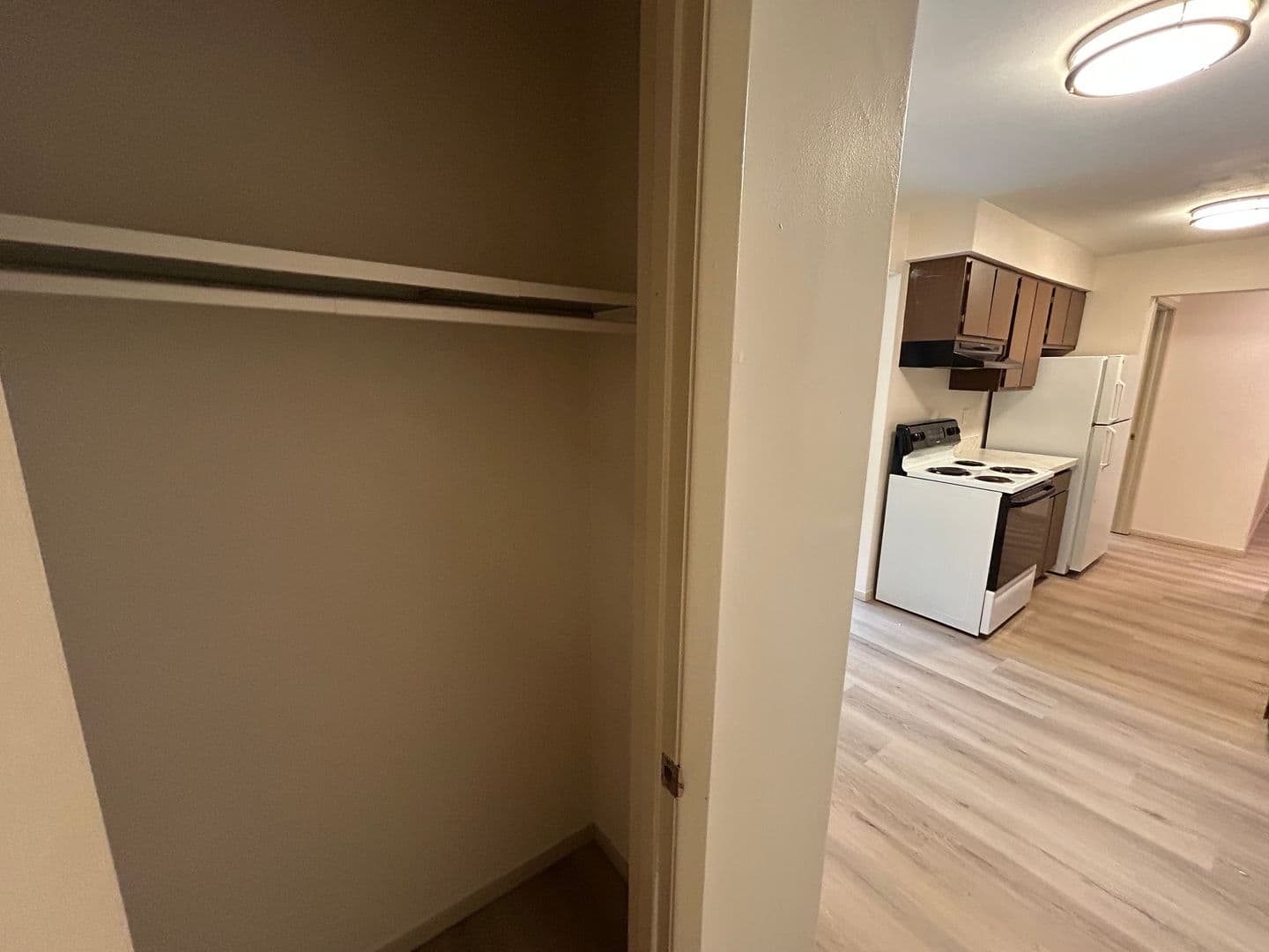 Appleton Apartment: 35 Bluemound Ct