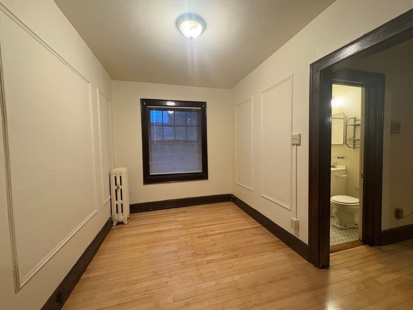 Milwaukee Apartment: 2637 N Cramer St