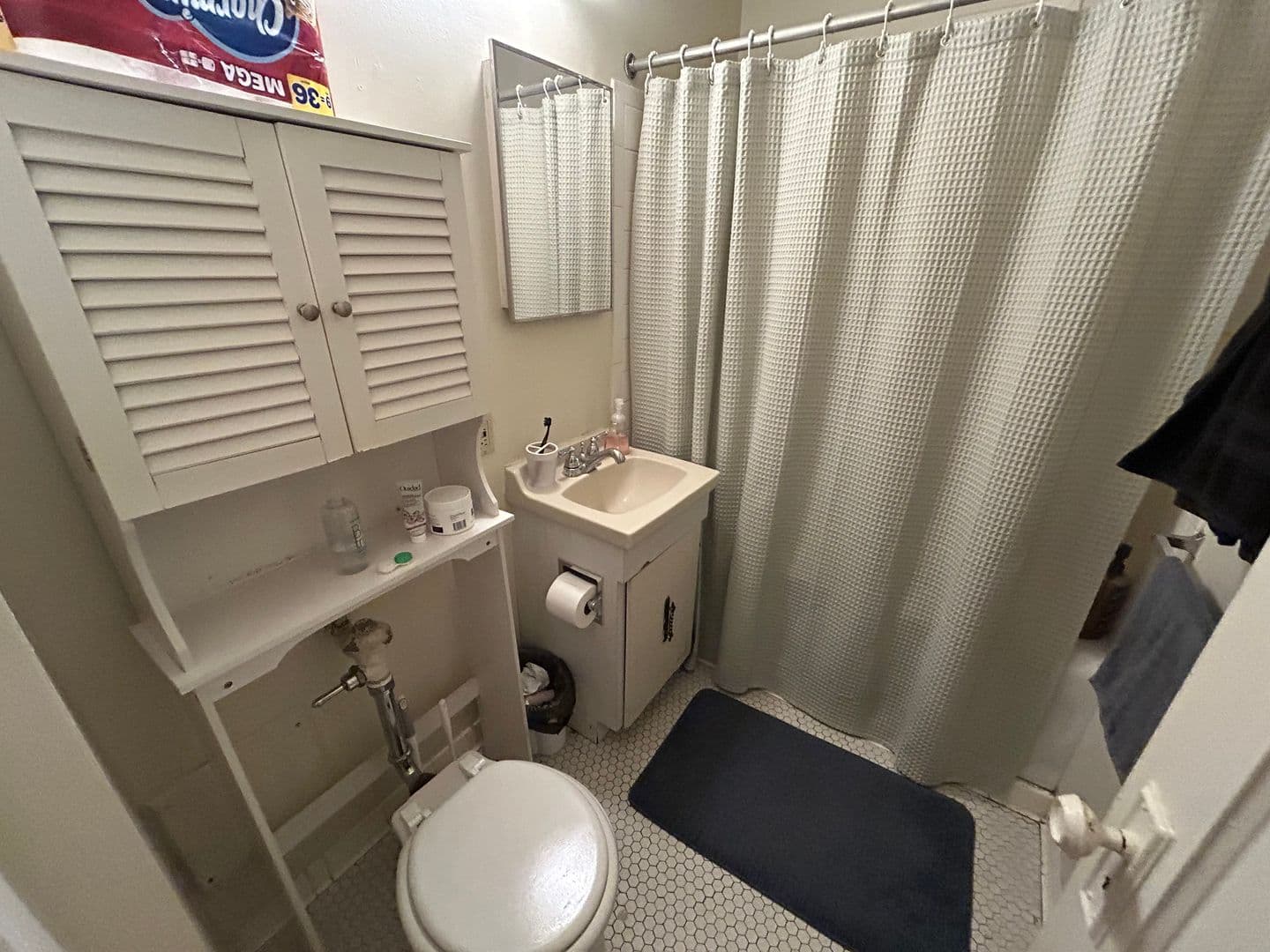Milwaukee Apartment: 903 E Kilbourn Ave