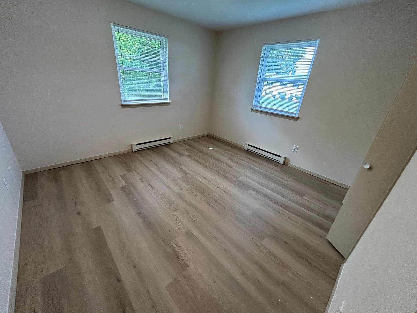 Appleton Apartment: 35 Bluemound Ct