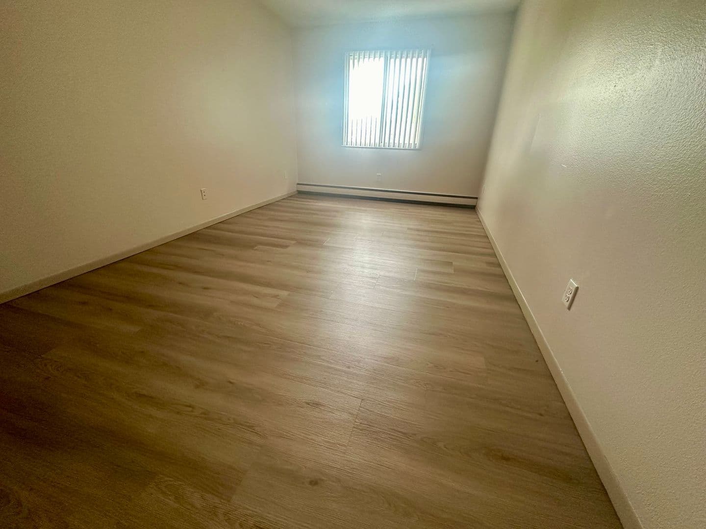 Green Bay Apartment: 1670 Shawano Ave