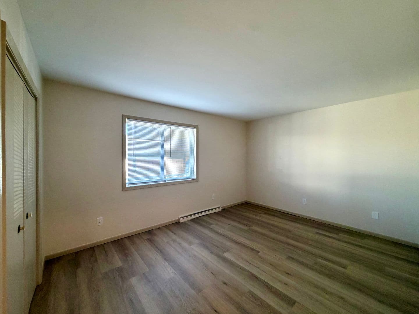 Appleton Apartment: 40 Bluemound Ct