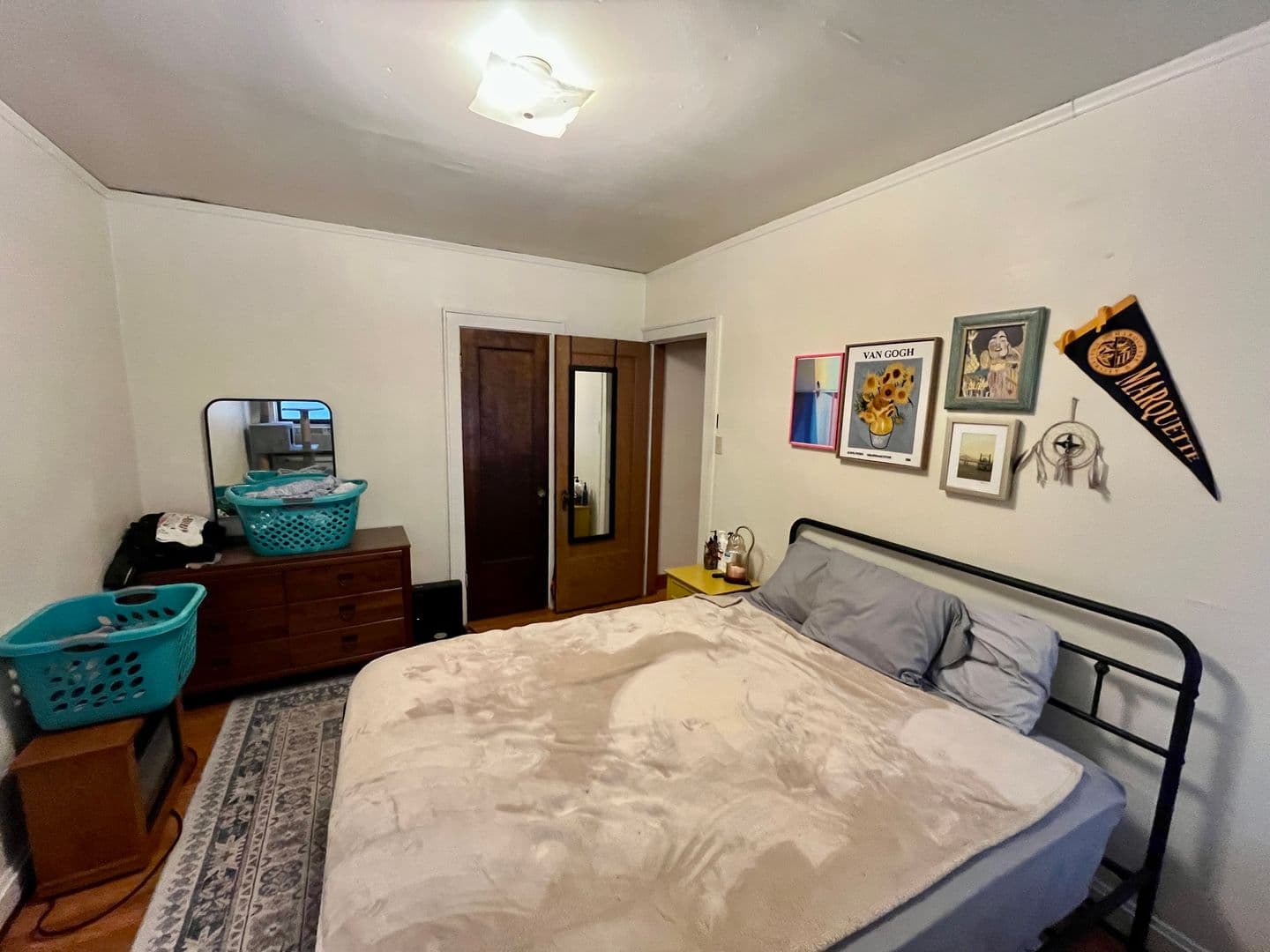 Shorewood Apartment: 4474 N Oakland Ave