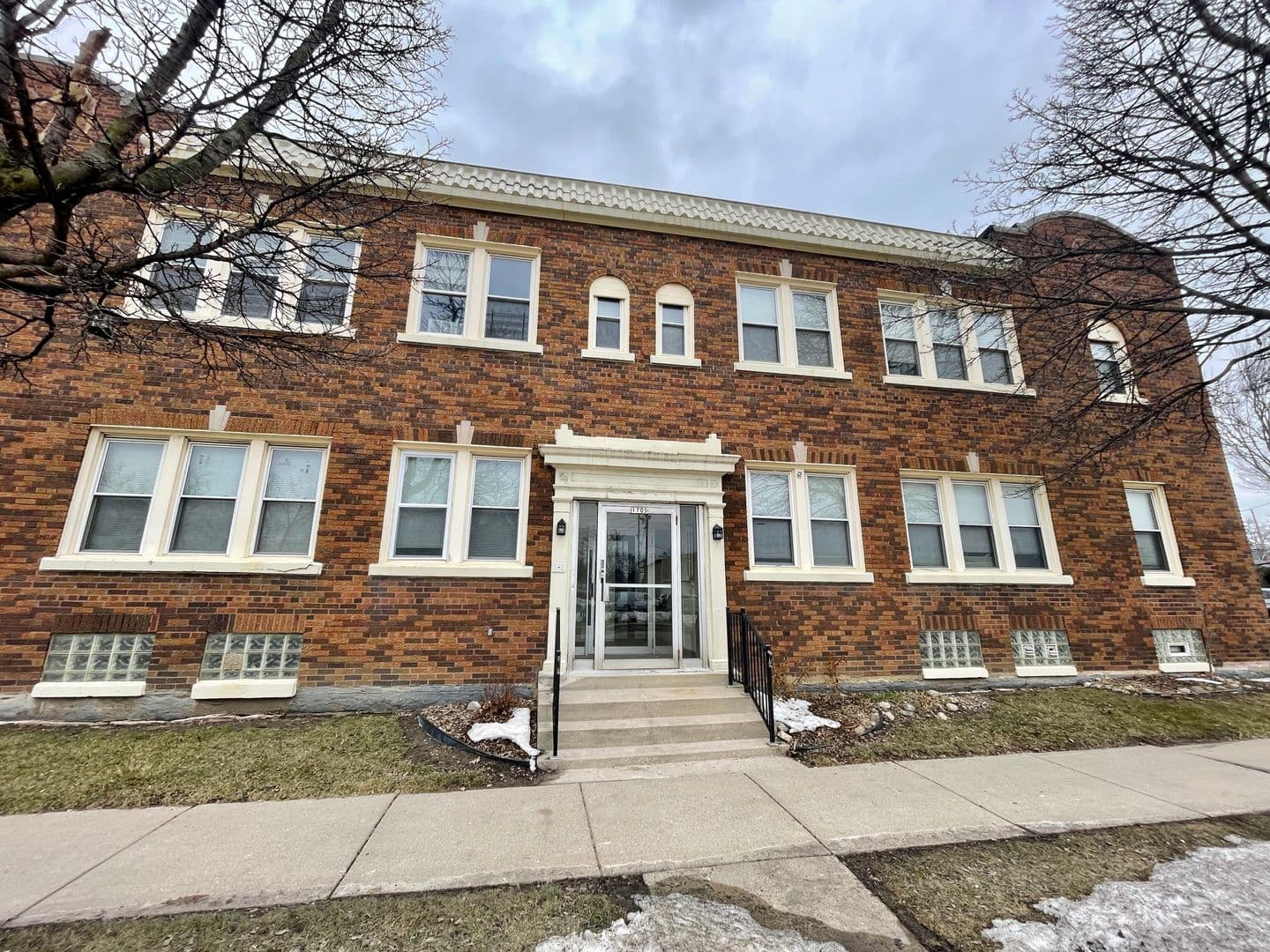 West Allis Apartment: 1705 S. 84th St.
