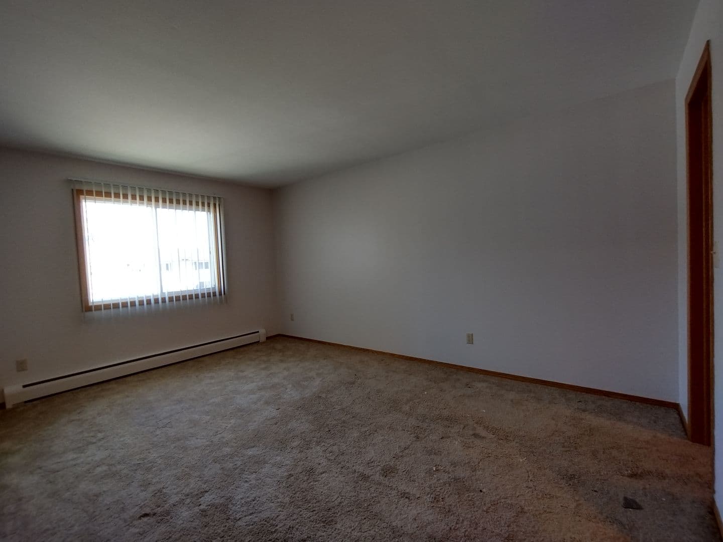 Menasha Apartment: 992 Third Street
