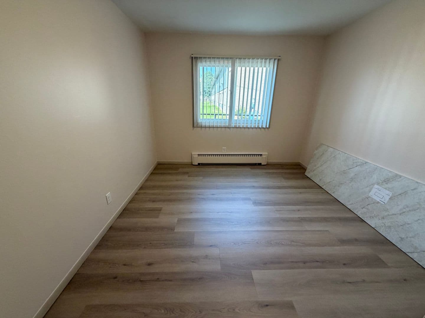 Green Bay Apartment: 1686 Shawano Ave