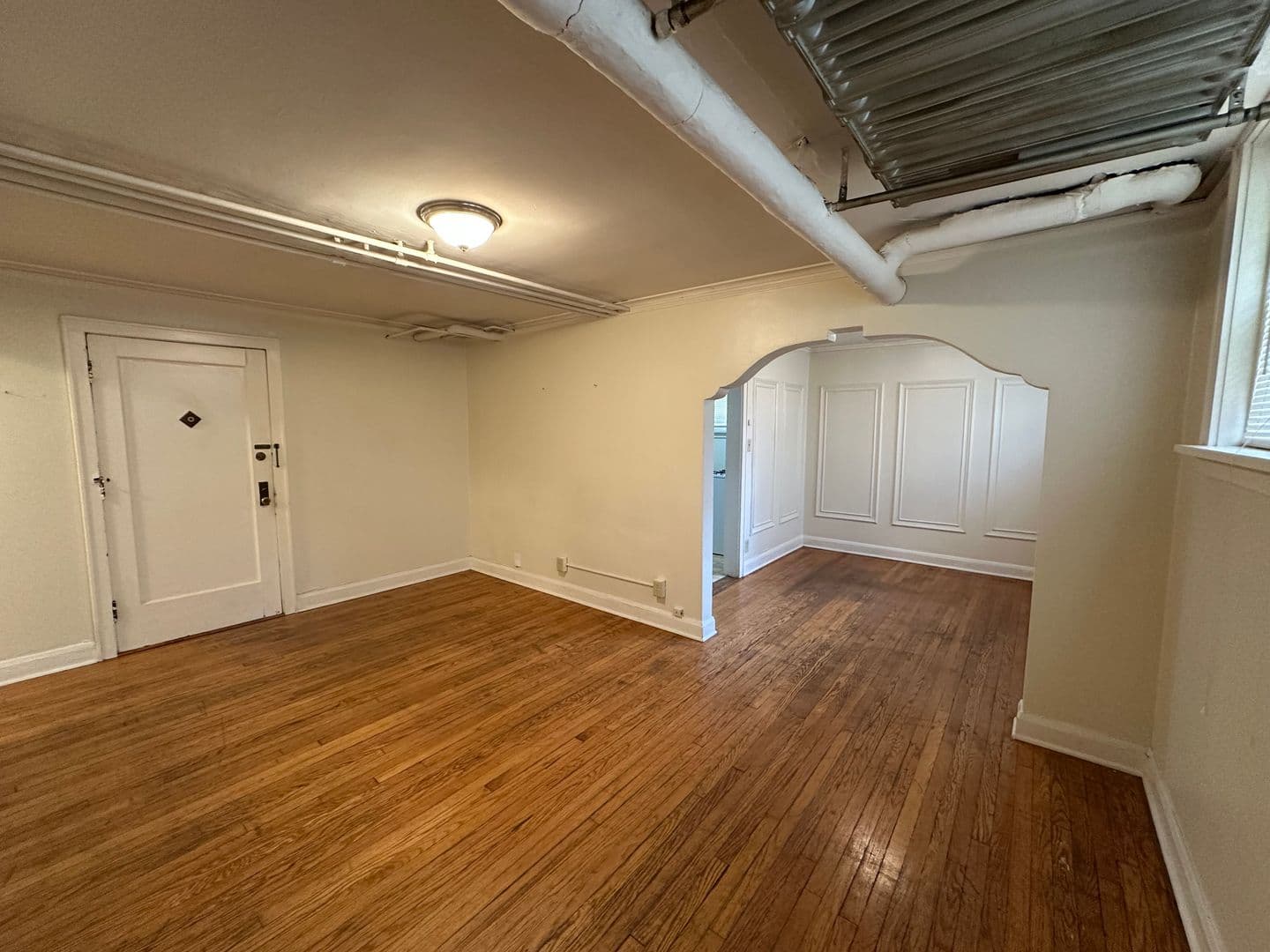 Shorewood Apartment: 3825 N Oakland Ave