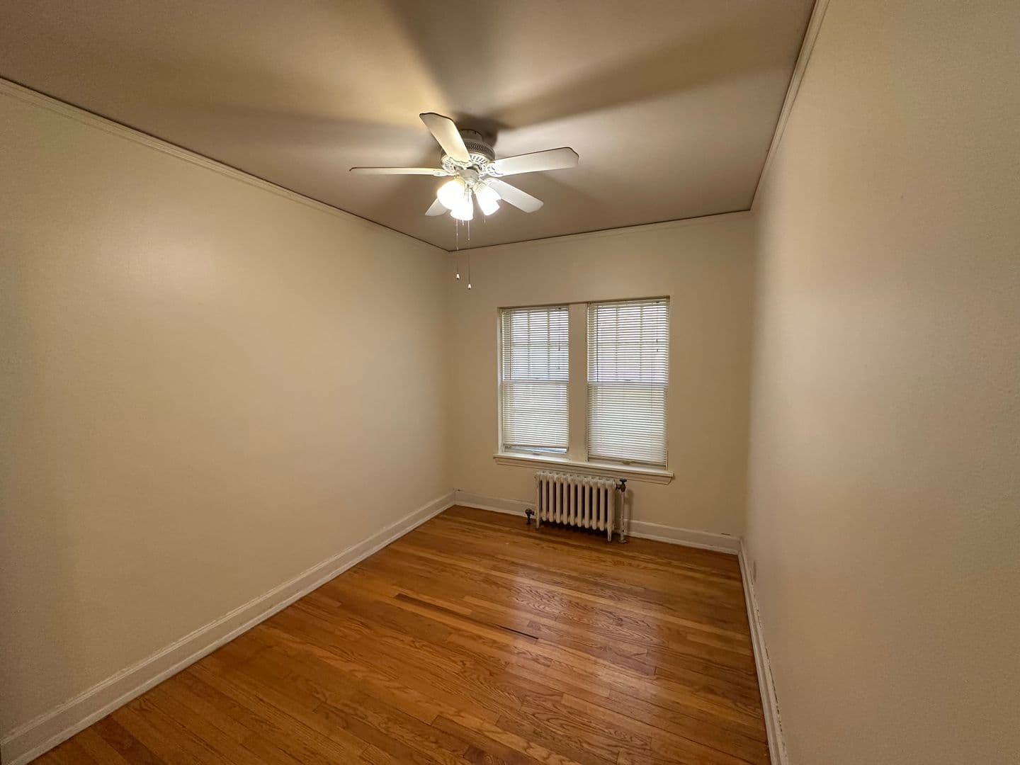 Shorewood Apartment: 4480 N Oakland Ave