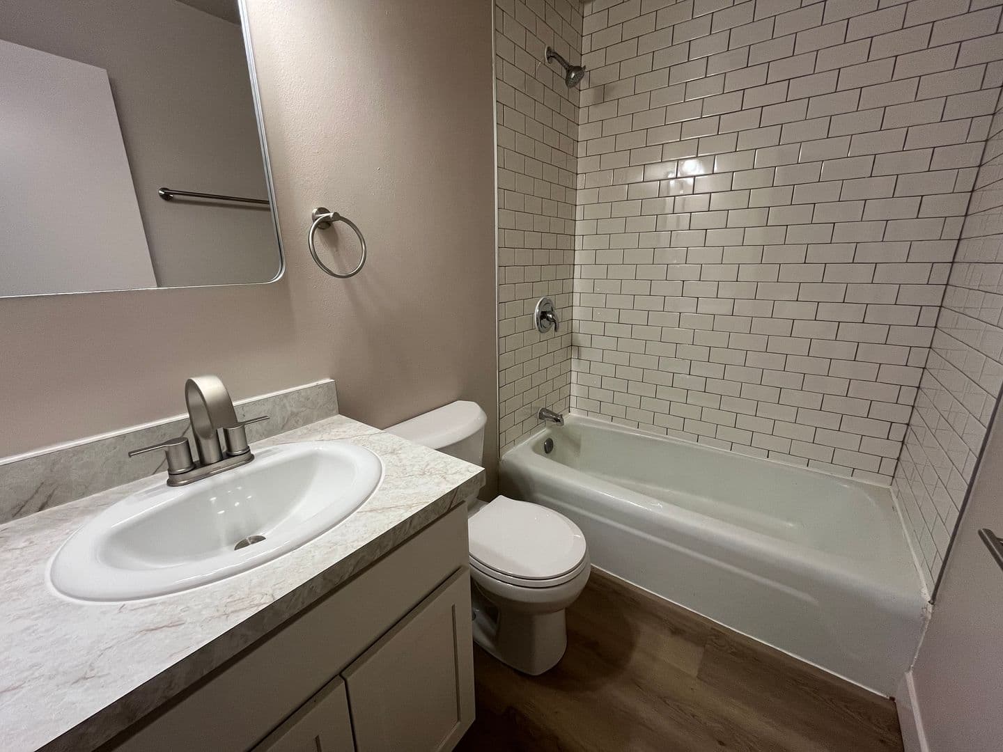 Milwaukee Apartment: 4246 S 60th St