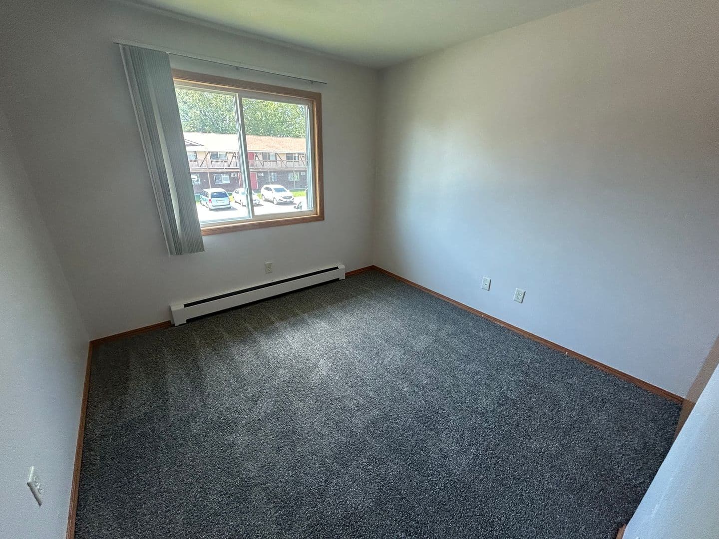 Menasha Apartment: 992 Third Street