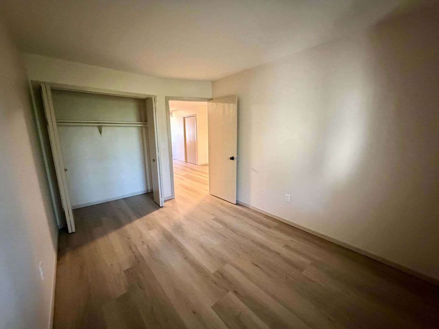 Appleton Apartment: 40 Bluemound Ct