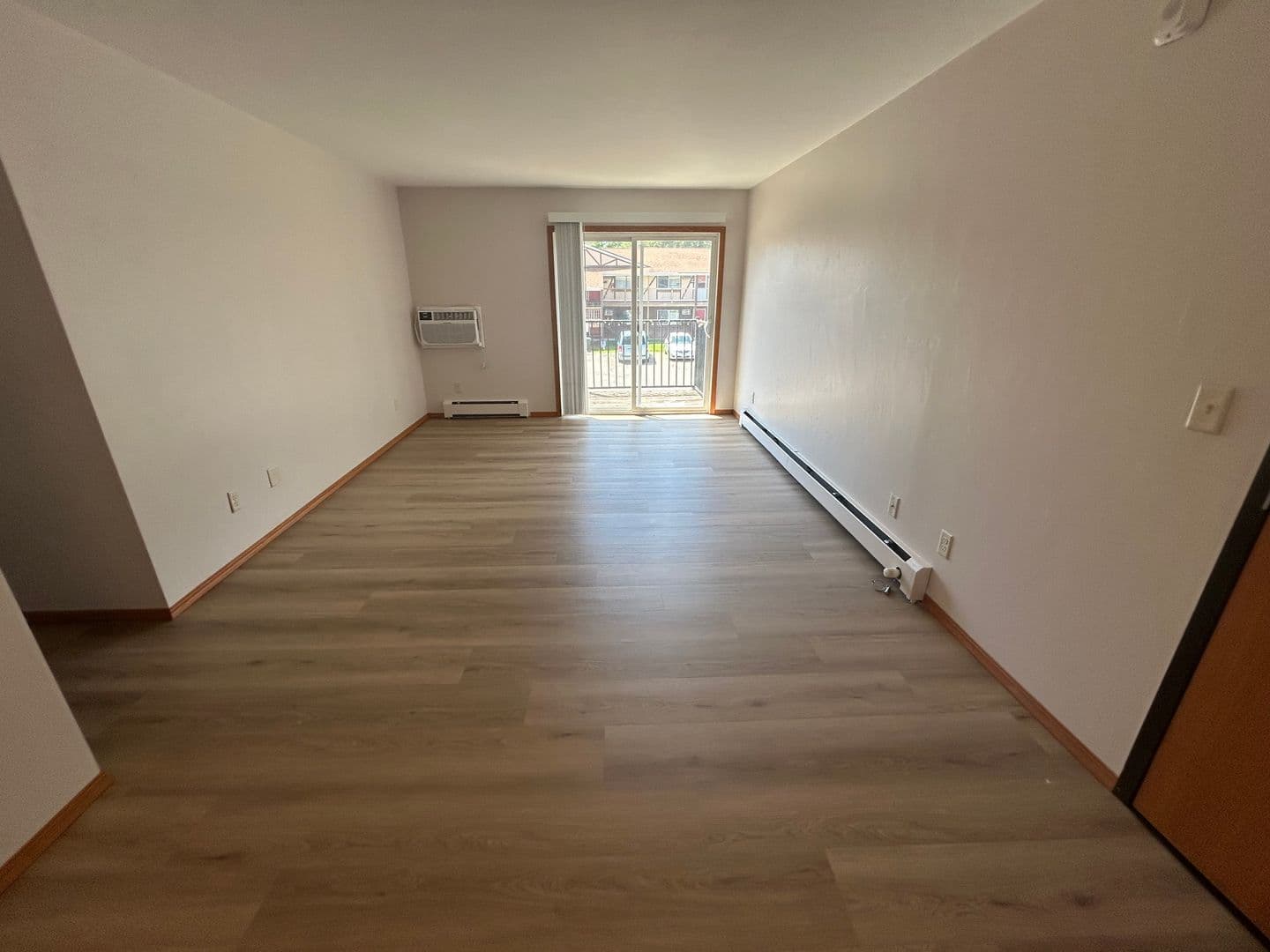 Menasha Apartment: 992 Third Street