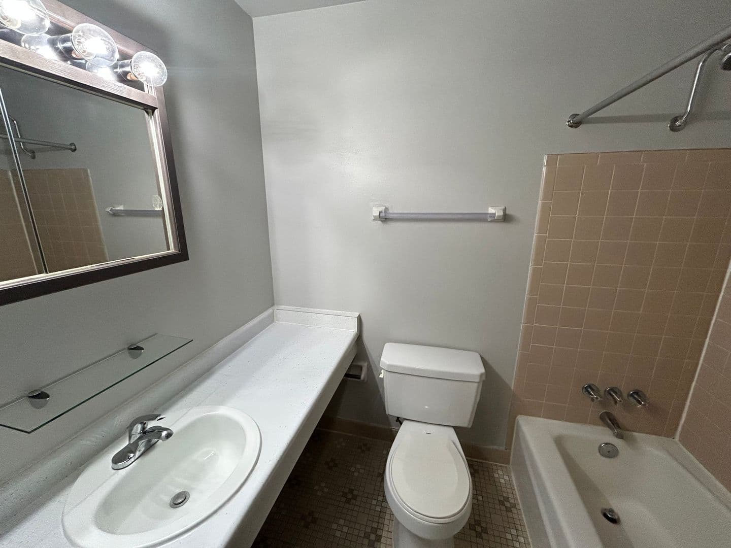 West Milwaukee Apartment: 5501 W National Ave