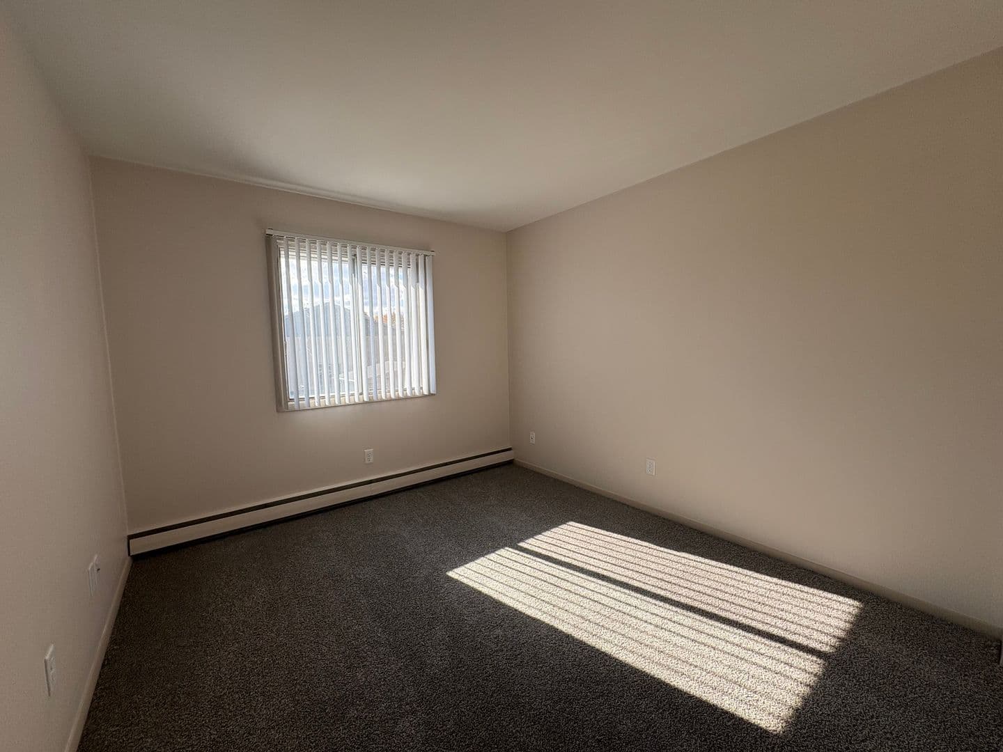 Green Bay Apartment: 1680 Shawano Ave