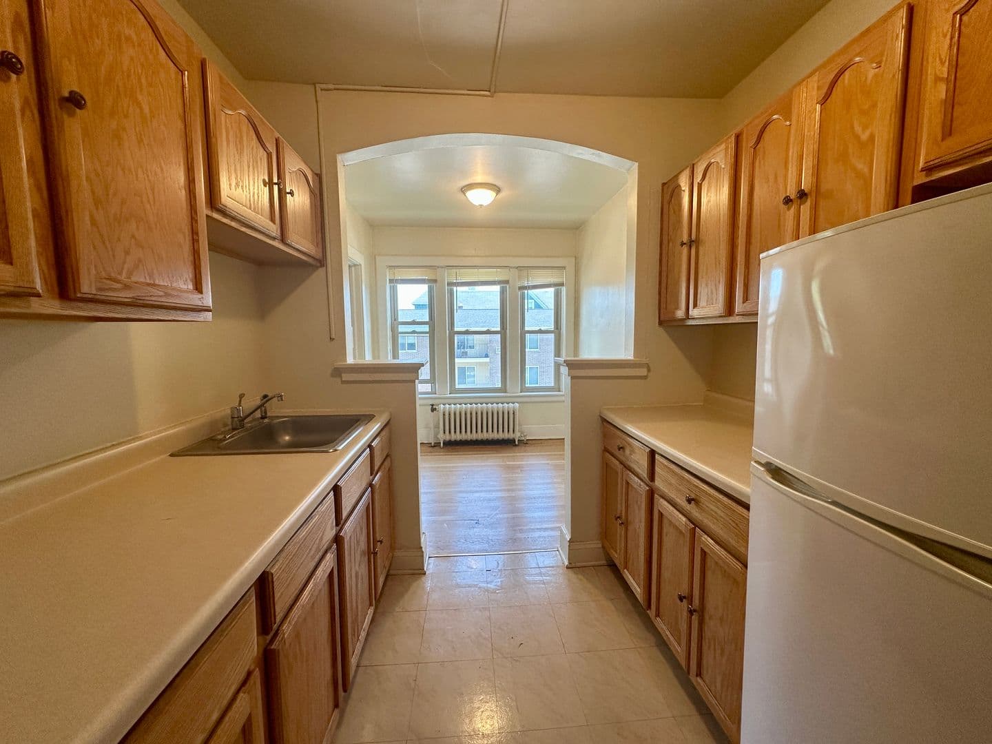 Milwaukee Apartment: 1725 E Park Place
