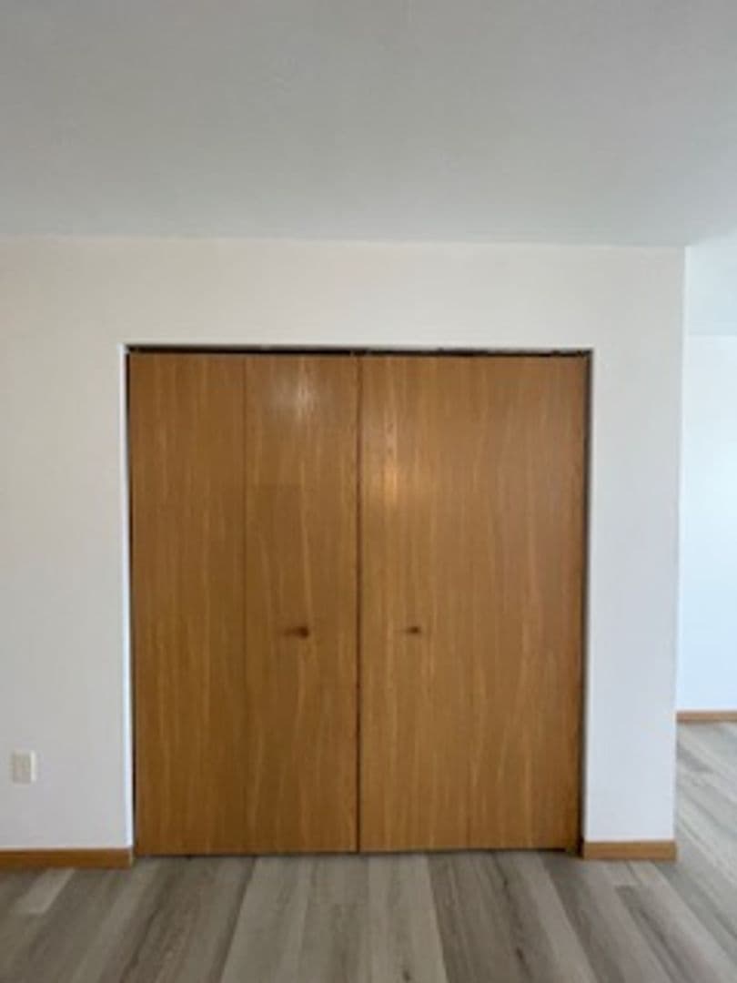 Green Bay Apartment: 125 S Platten St