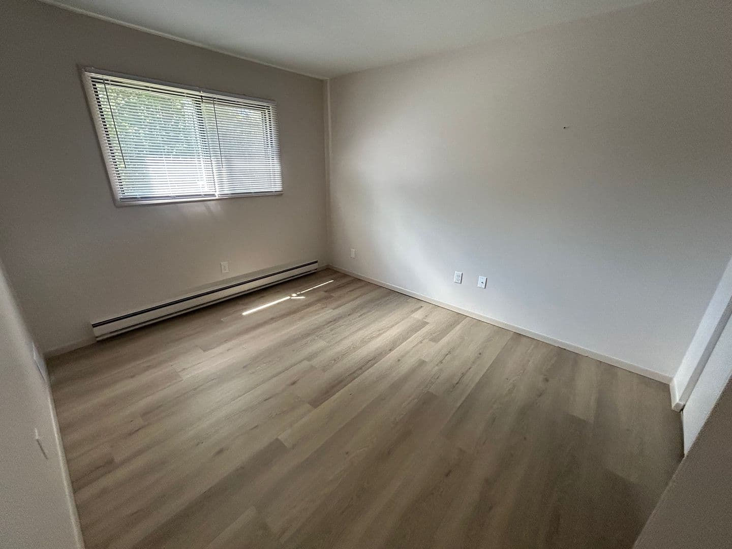 Menasha Apartment: 988 Third Street