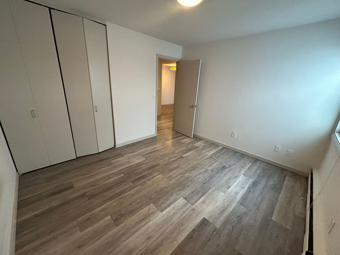 Milwaukee Apartment: 2867 S. Kinnickinnic Ave.