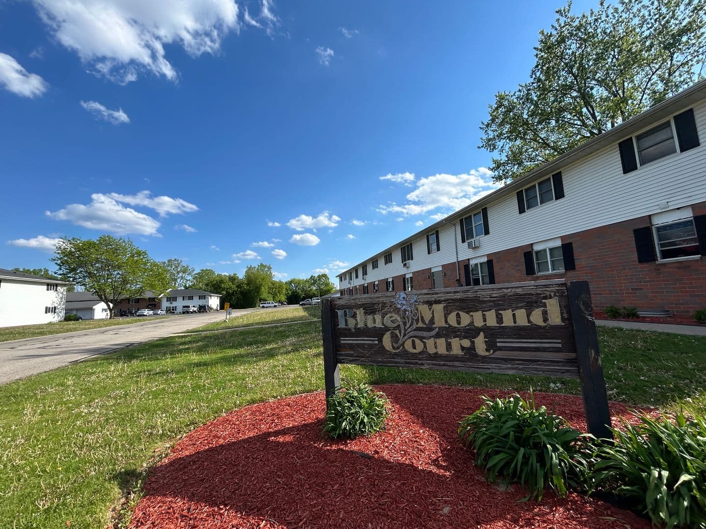 Appleton Apartment: 40 Bluemound Ct