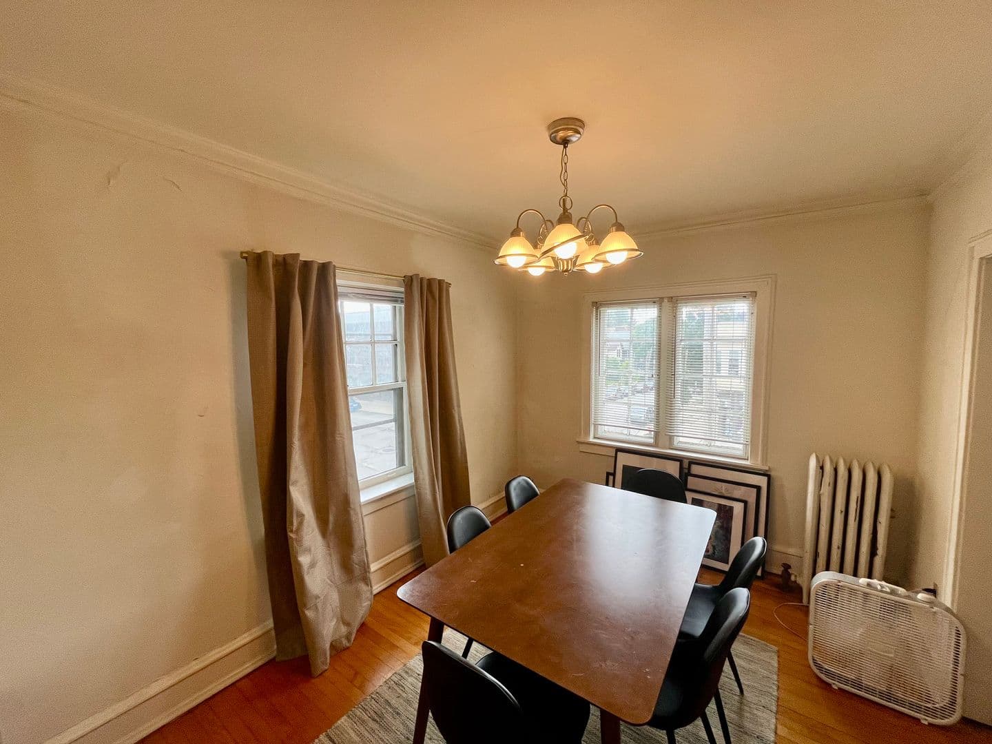 Milwaukee Apartment: 2011 E Park Place