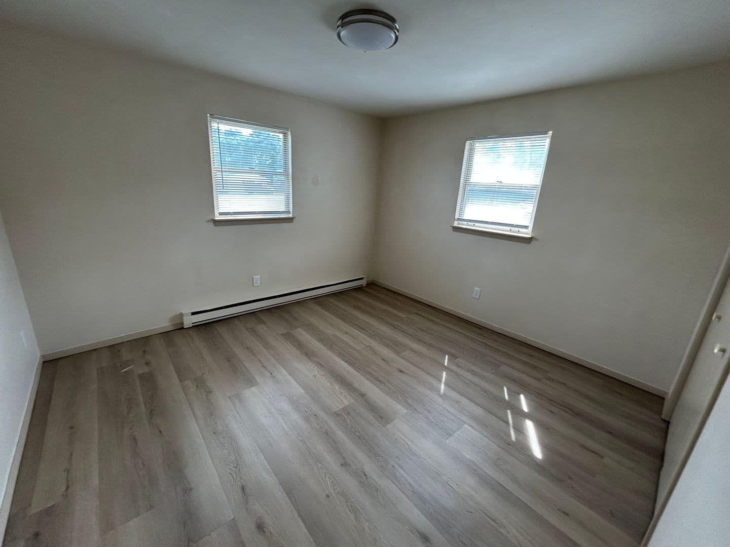Appleton Apartment: 20 Bluemound Ct