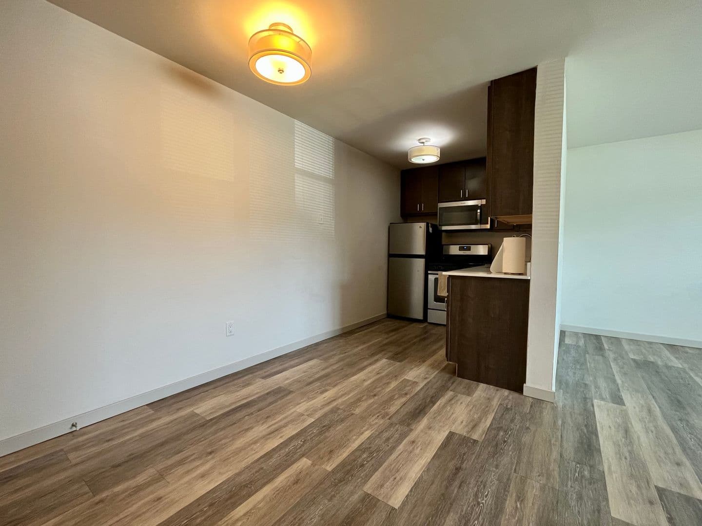 Milwaukee Apartment: 2867 S. Kinnickinnic Ave.