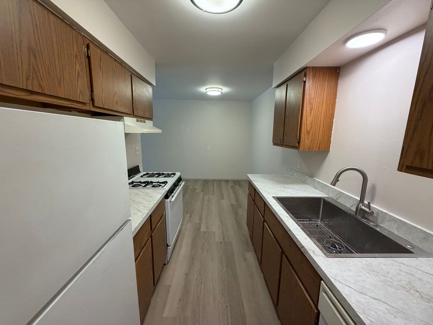 Green Bay Apartment: 1686 Shawano Ave