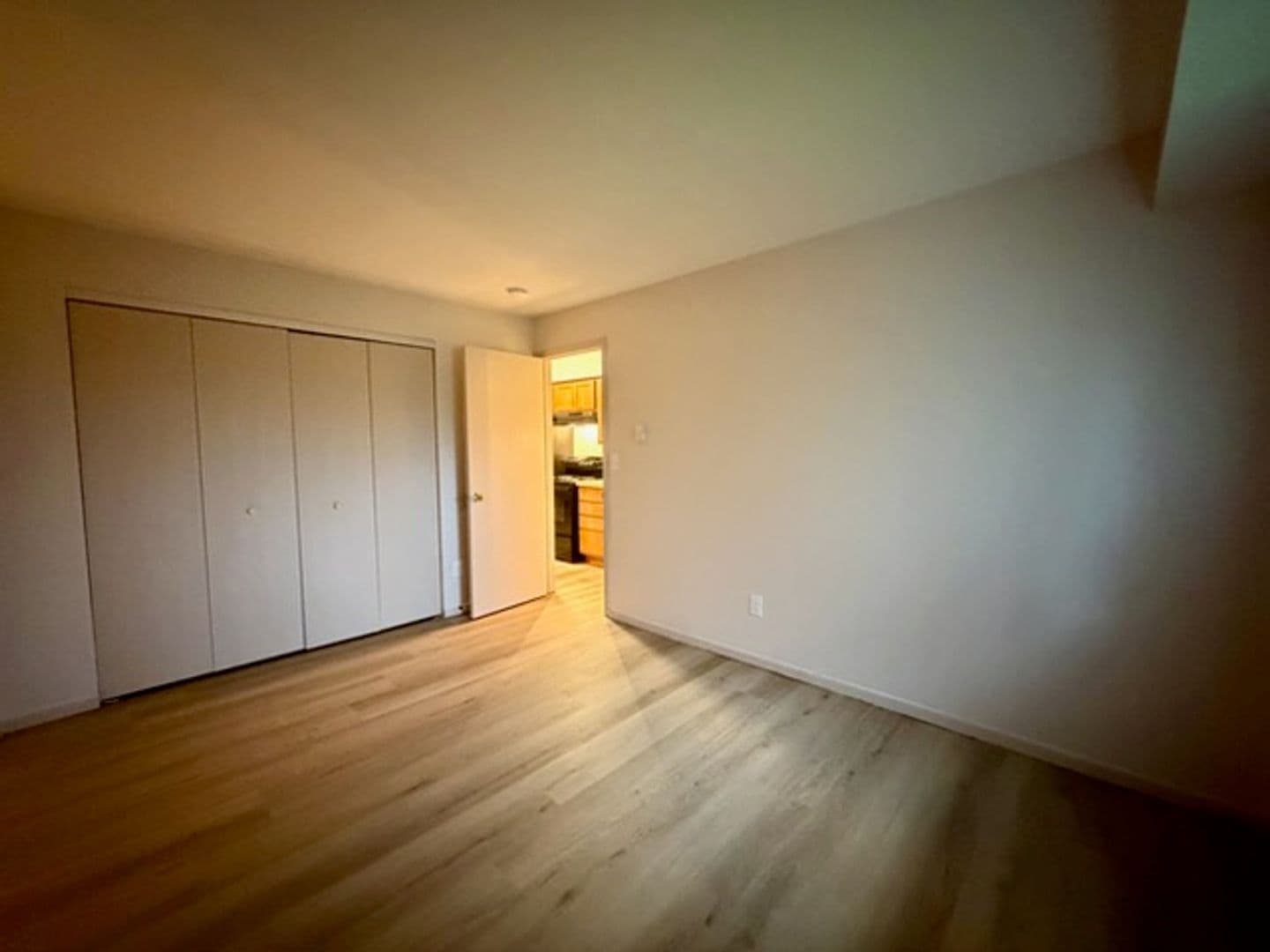 Menasha Apartment: 988 Third Street