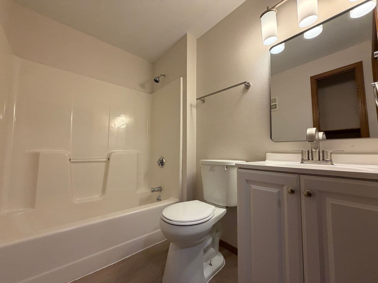 Green Bay Apartment: 2717 Humboldt Rd