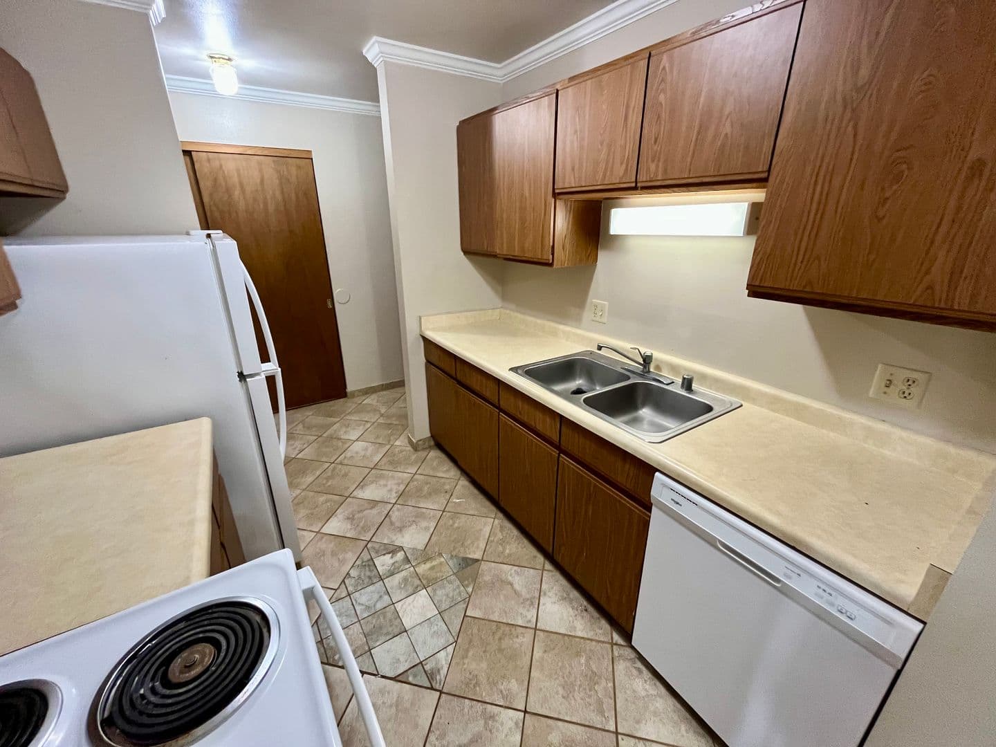Germantown Apartment: N114W15846 Sylvan Circle