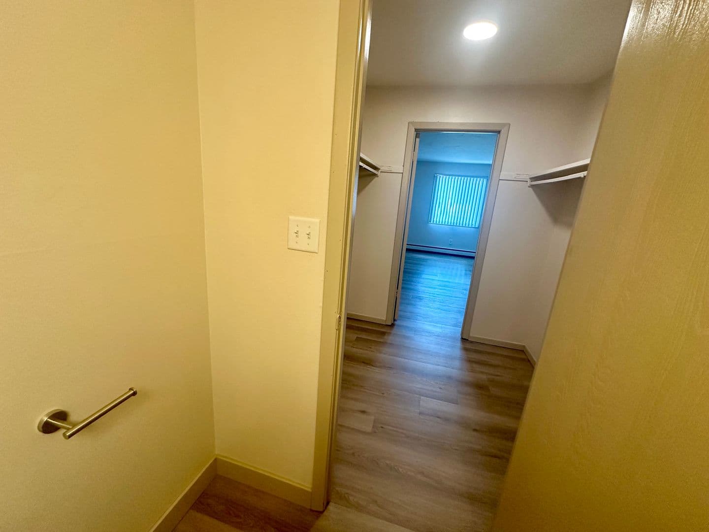 Green Bay Apartment: 1670 Shawano Ave