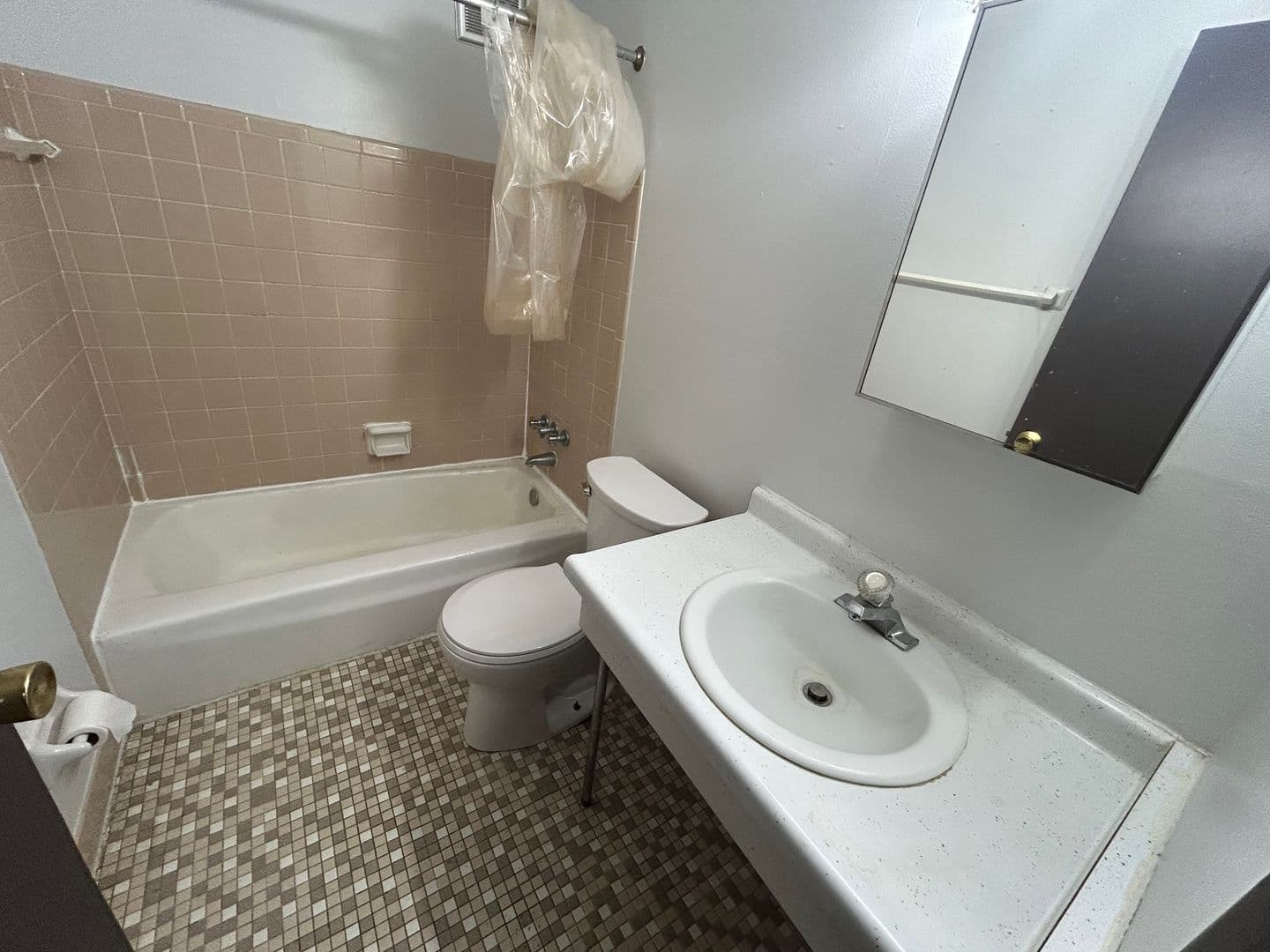 West Milwaukee Apartment: 5501 W National Ave