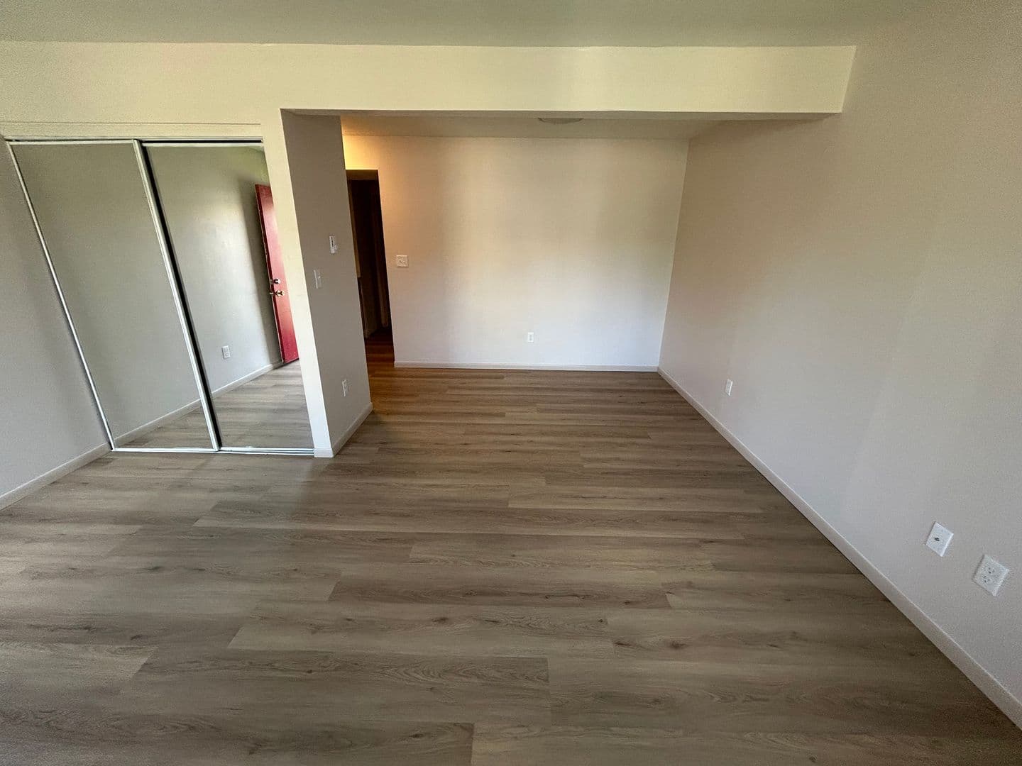 Menasha Apartment: 988 Third Street
