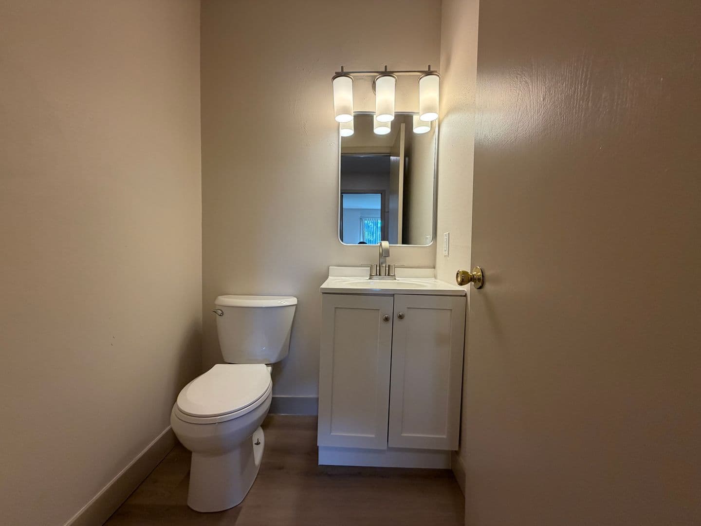Green Bay Apartment: 1688 Shawano Ave