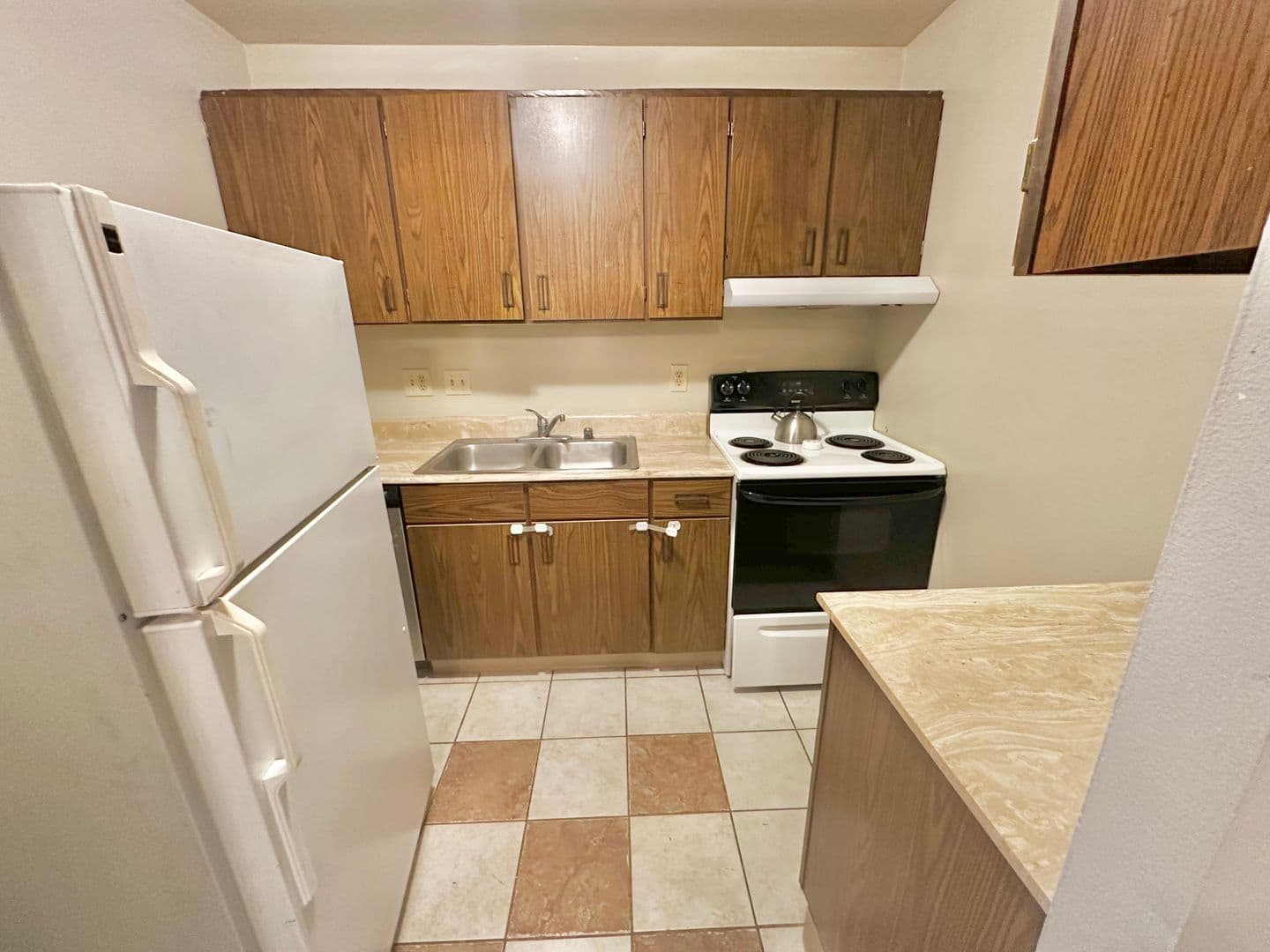 Germantown Apartment: N111 W15831-15835 Vienna Court