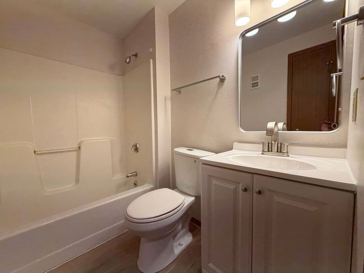 Green Bay Apartment: 2709 Humboldt Rd