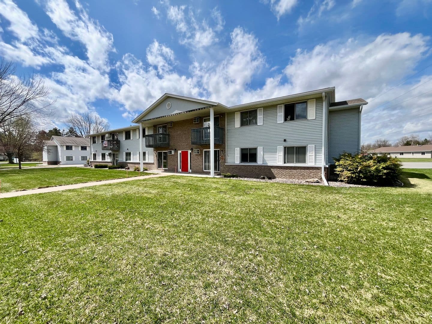 Merrill Apartment: 806 S State Street