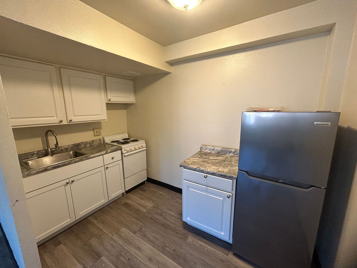 Milwaukee Apartment: 1029 E Knapp St