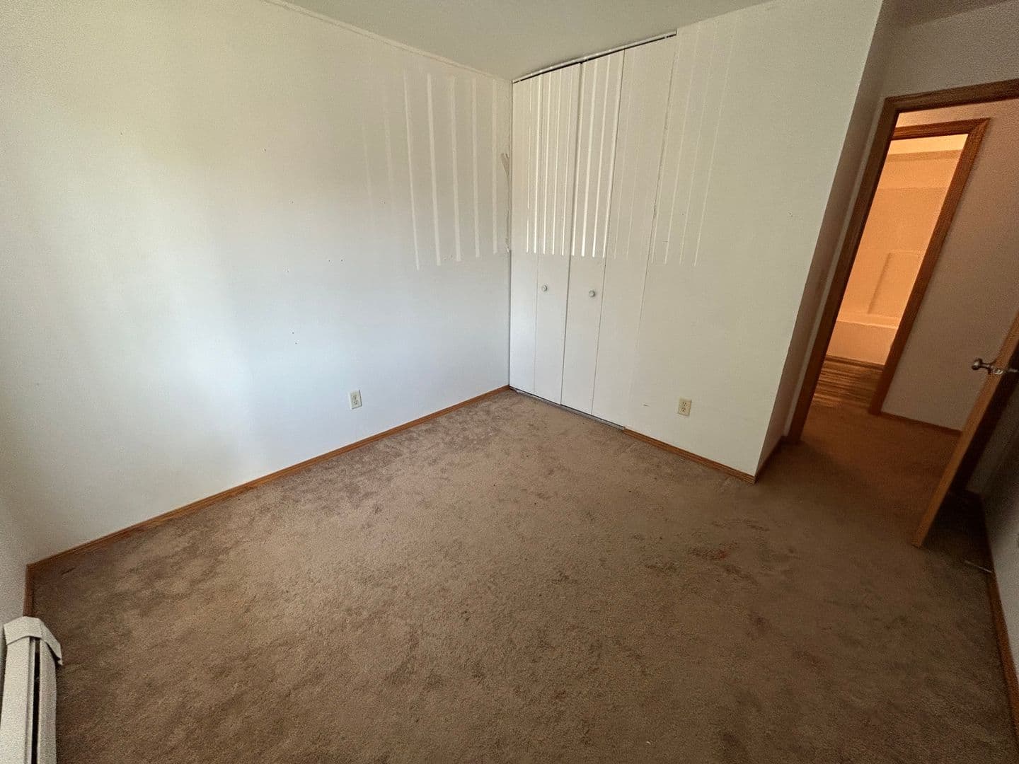 Menasha Apartment: 992 Third Street