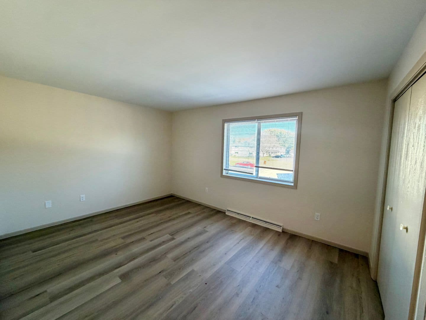 Appleton Apartment: 40 Bluemound Ct