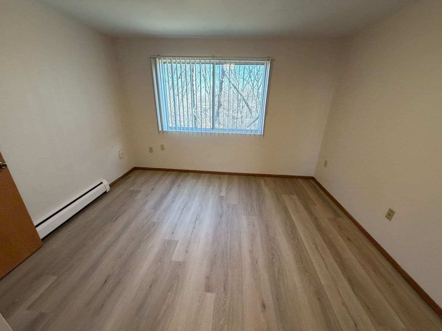Green Bay Apartment: 2713 Humboldt Rd