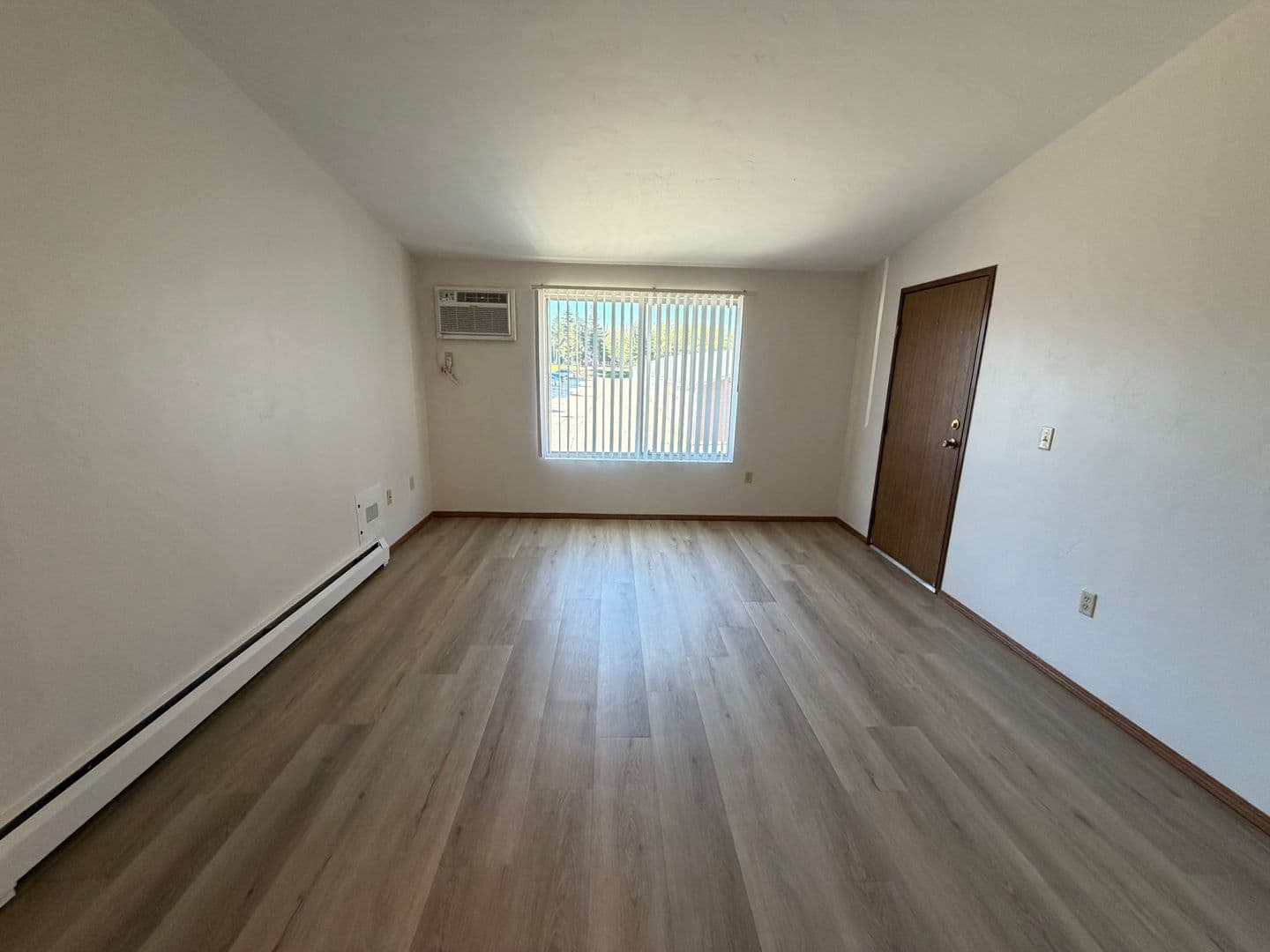 Green Bay Apartment: 2681 Humboldt Rd