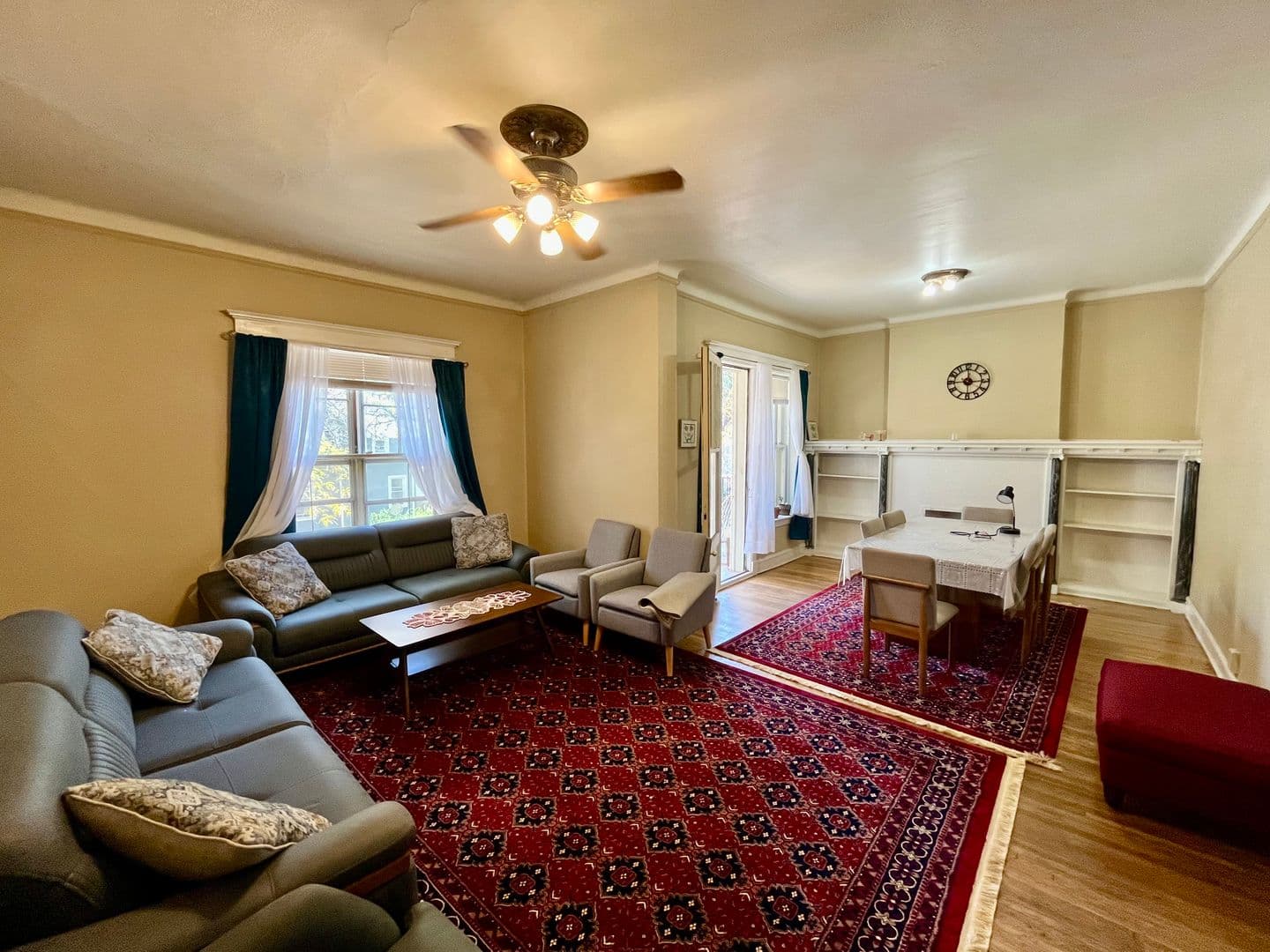 Milwaukee Apartment: 2320 E Belleview Pl.