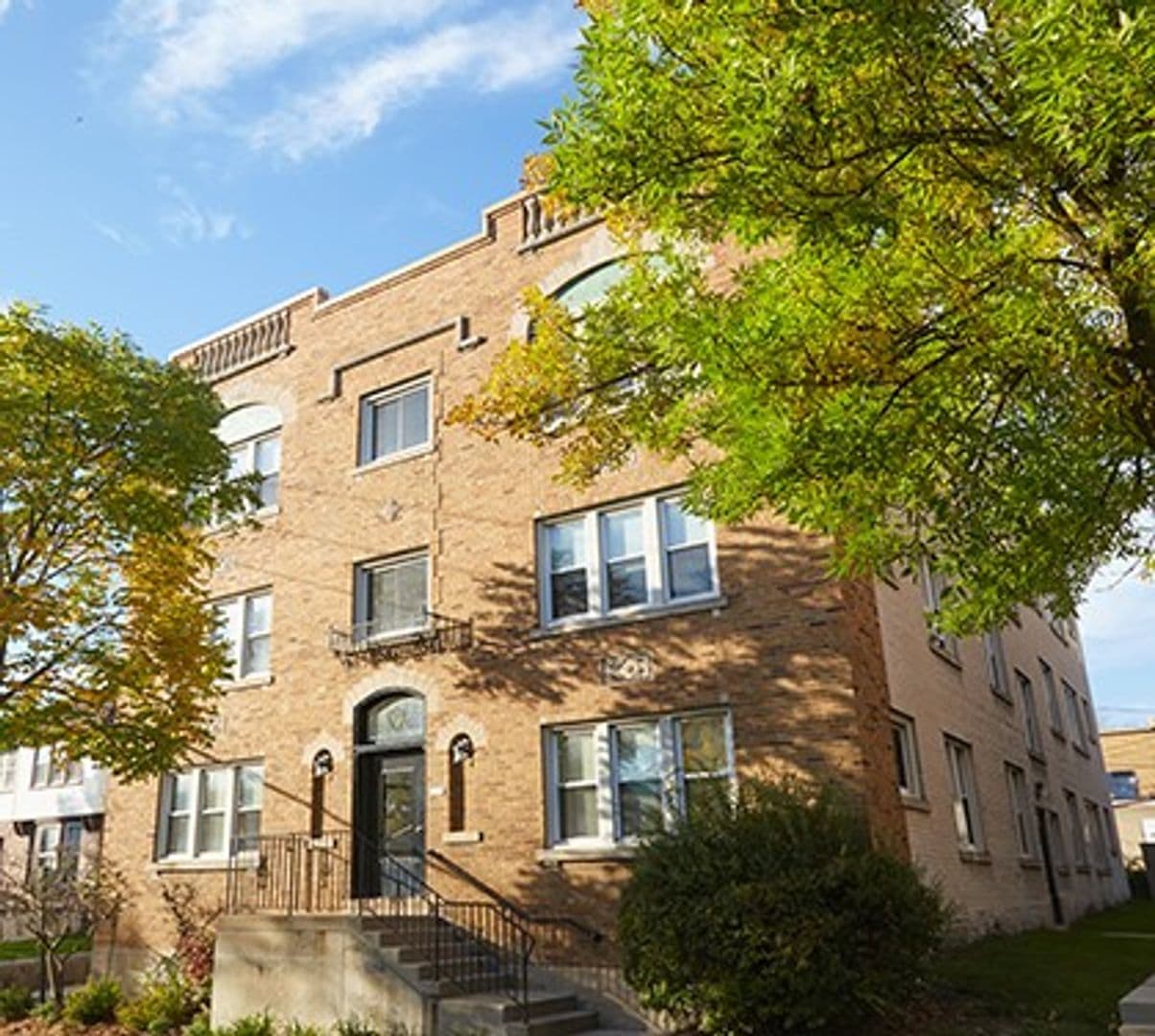 Shorewood Apartment: 1716 E Newton Ave