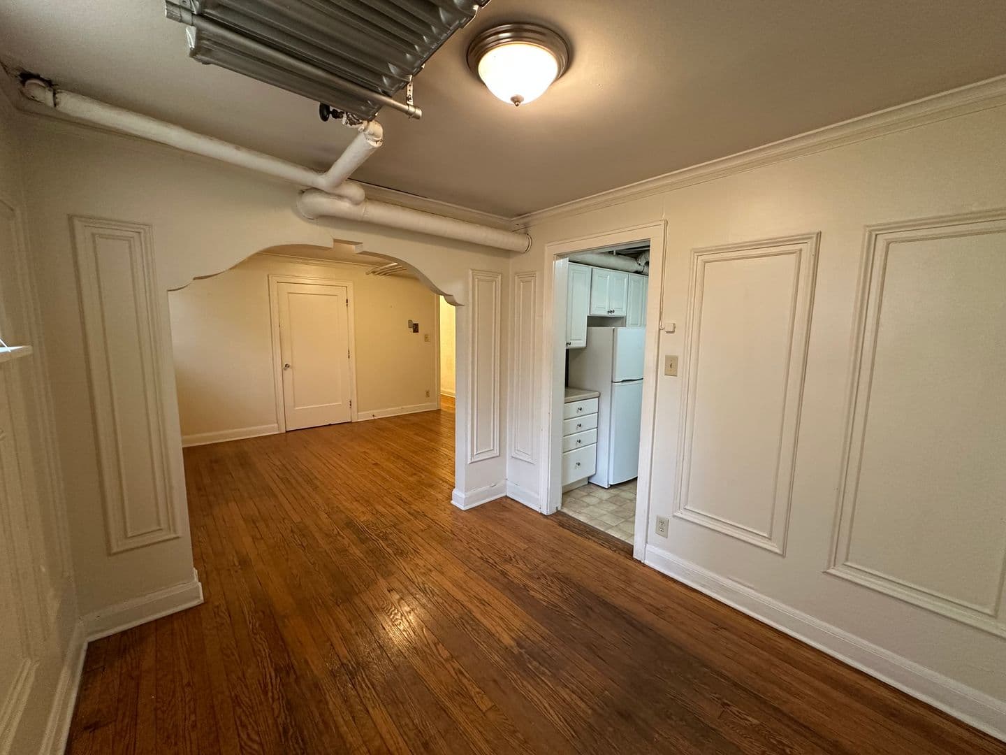 Shorewood Apartment: 3825 N Oakland Ave