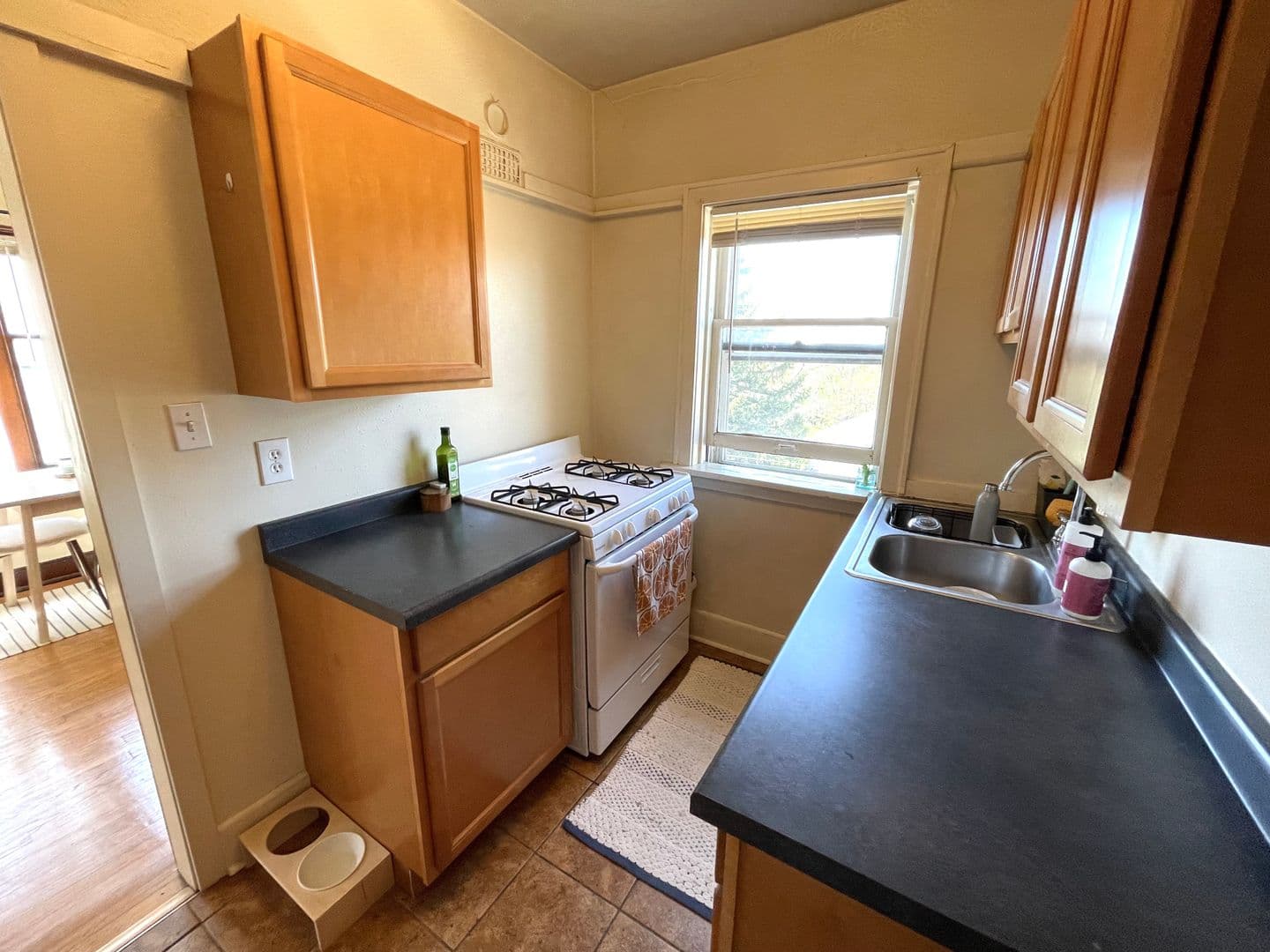 Shorewood Apartment: 3825 N Oakland Ave